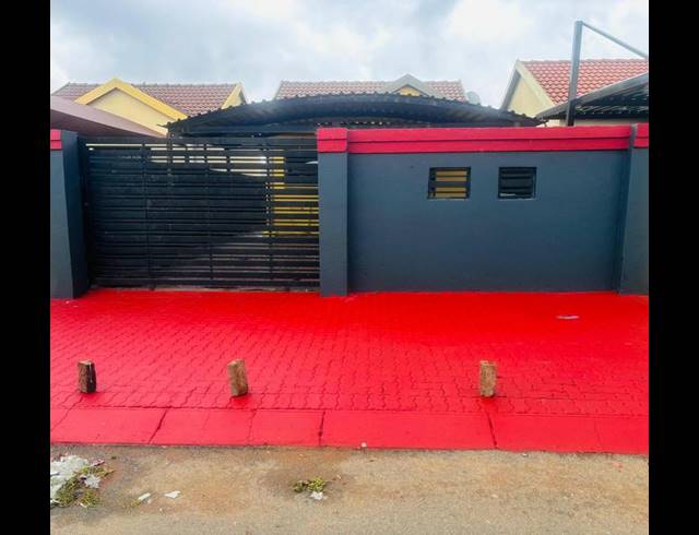 2 BEDROOM HOUSE FOR SALE IN FLEURHOF